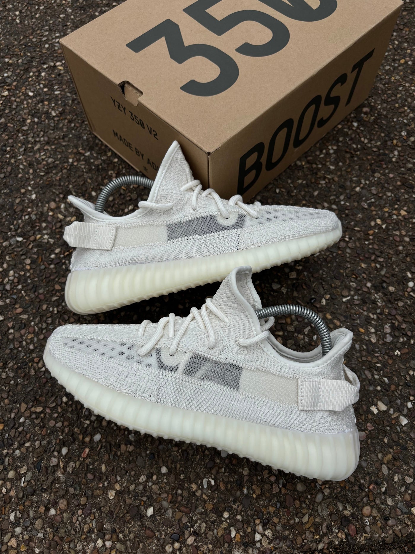 Yeezy Boost 350 V2 Bone