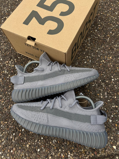 Yeezy Boost 350 V2 Steel Grey