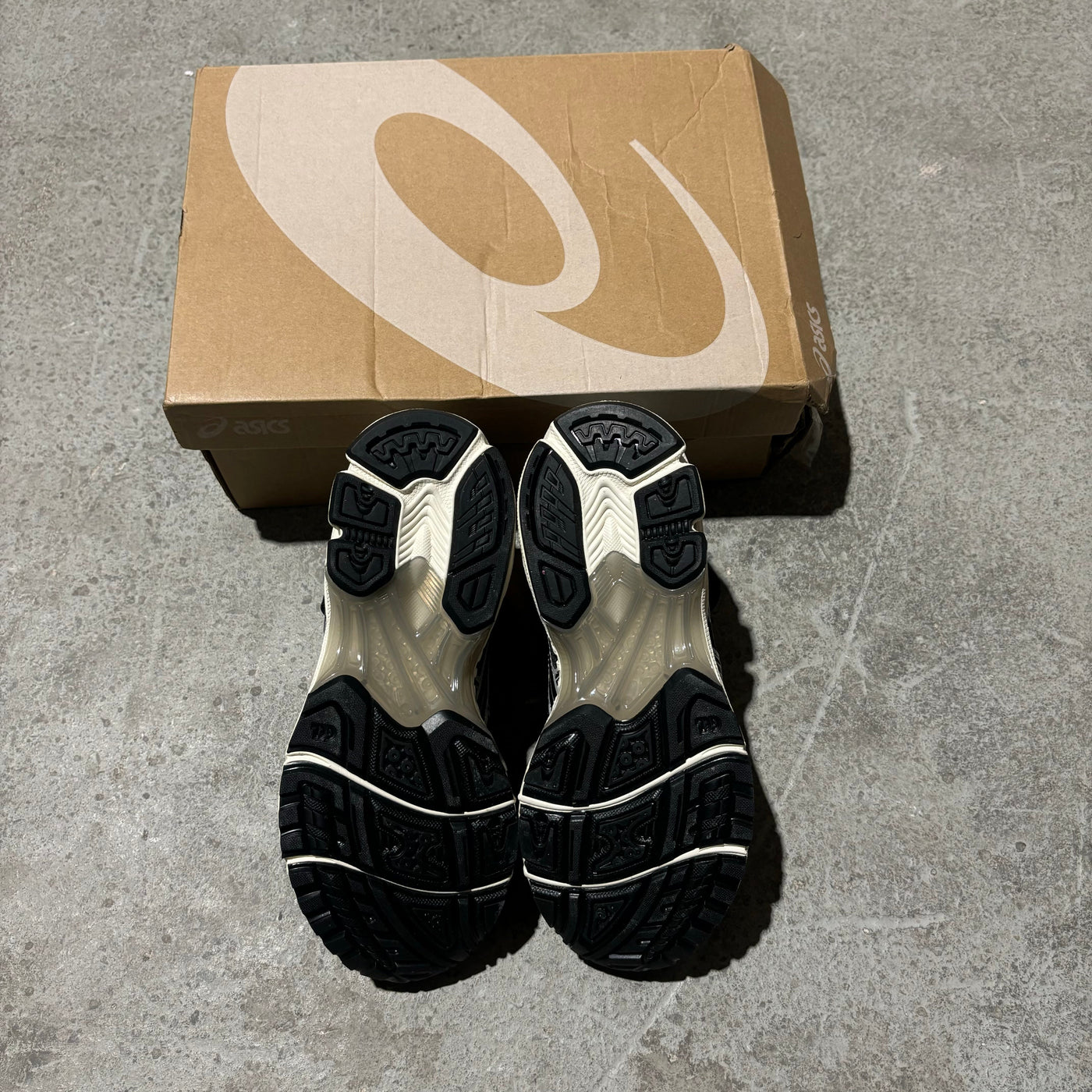 ASICS Gel-Kayano 14 Black/Seal Grey