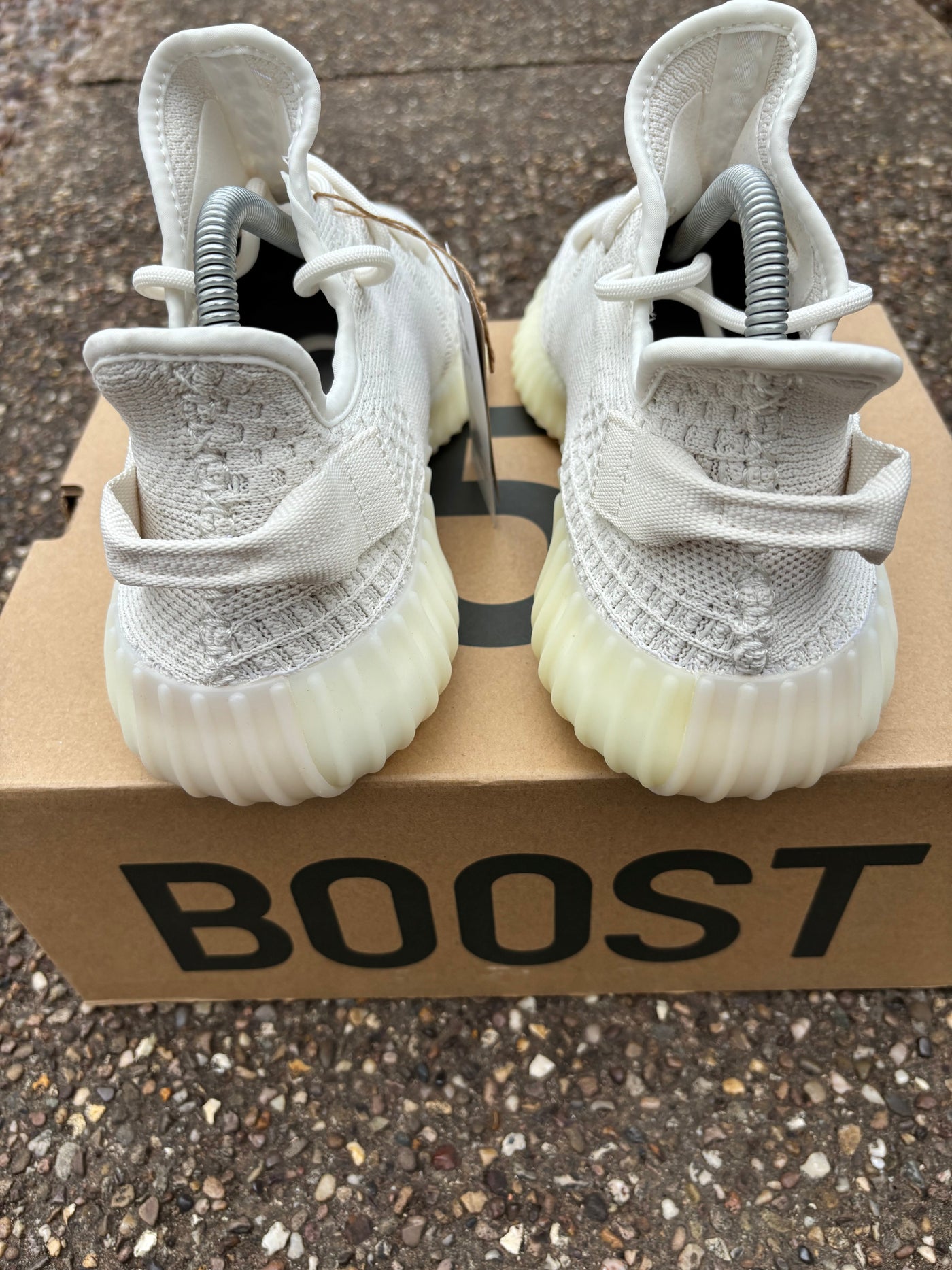 Yeezy Boost 350 V2 Bone